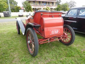 Edgar's 1910 Hupmobile - love the rego plates